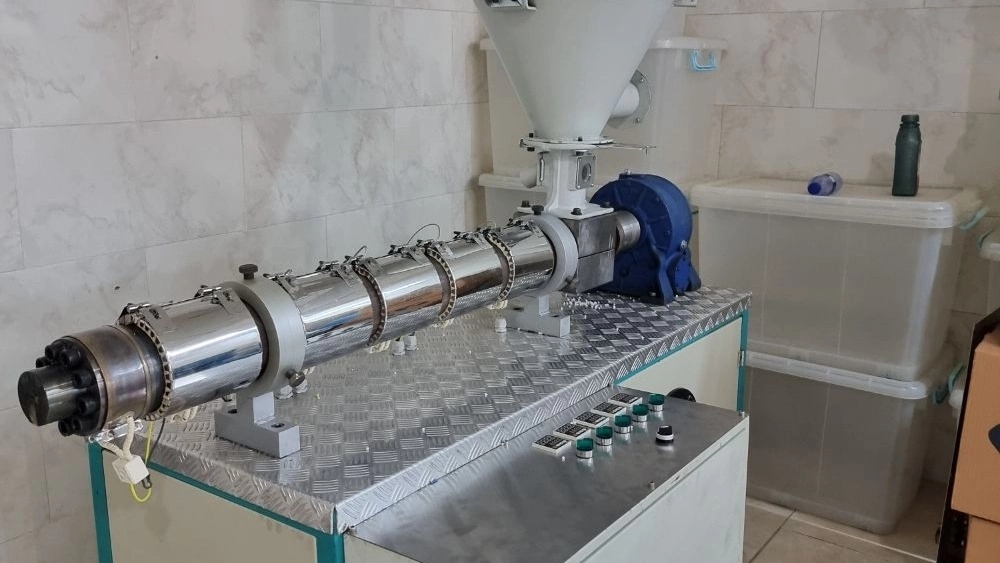 ساخت انواع اکسترودر و اکستروژن ساخت انواع اکسترودر و اکستروژن